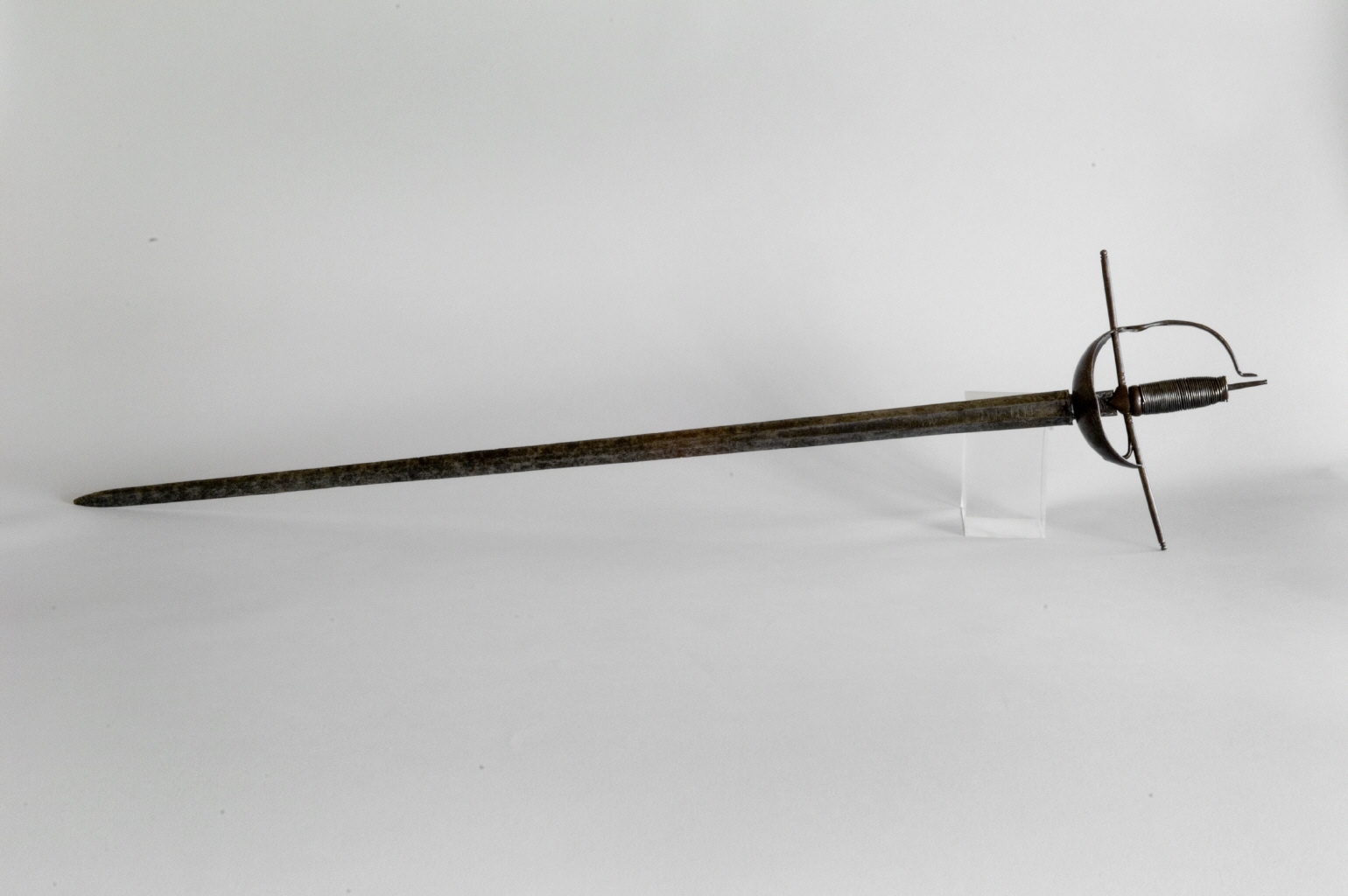 Espada española de guarnición de barquilla